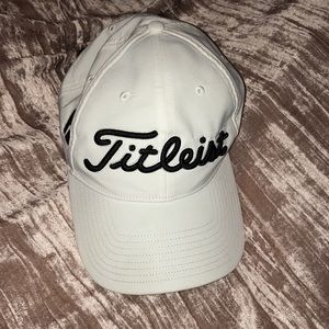Womens White Titelist Hat